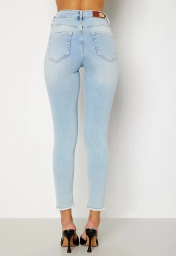ONLY Blush Life Mid Jeans Light Blue Denim S/32