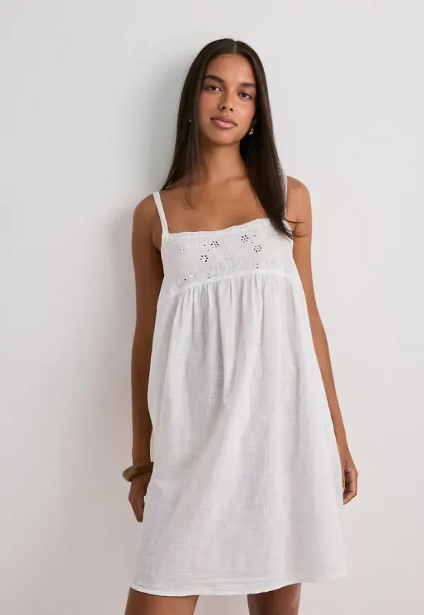 Only - Vit - Onlvalea S/L Short Lace Dress Wvn E – Nelly