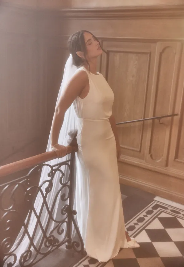 Open Back Sleeveless Wedding Gown