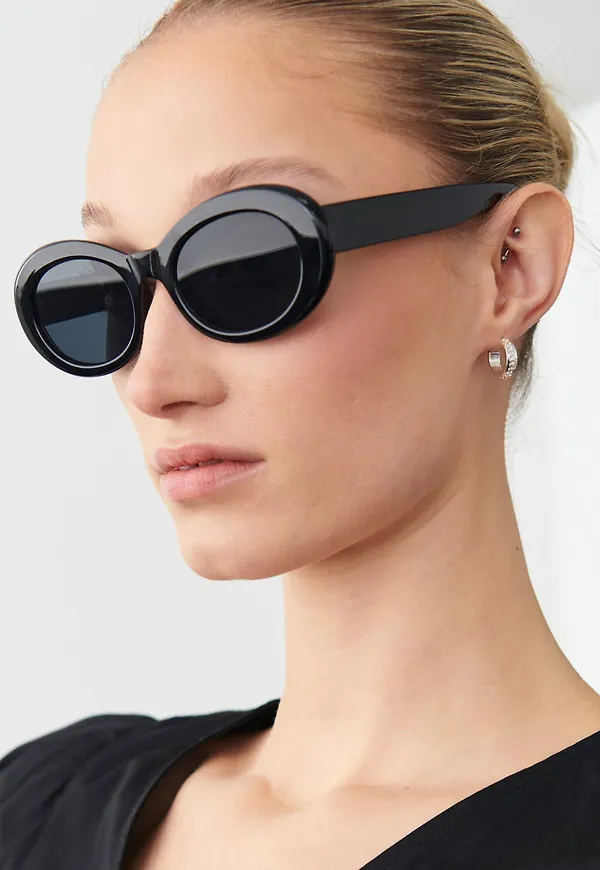 Oval sunglasses