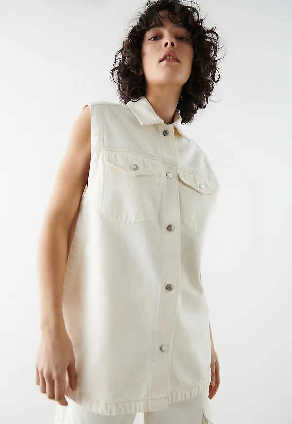 Oversize sleeveless shirt