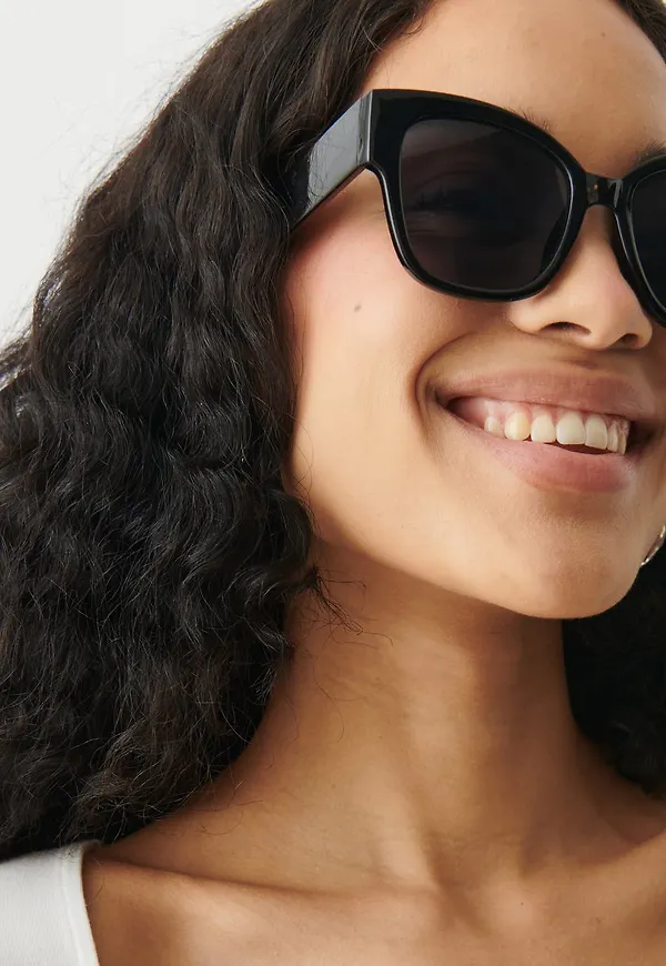Oversized sunglasses