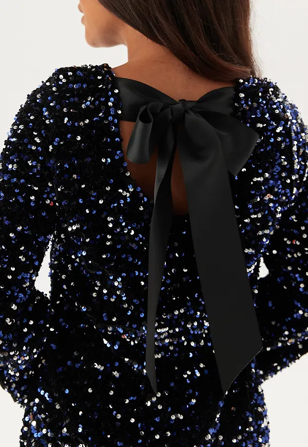Pckam Ls Deep Back Bow Dress