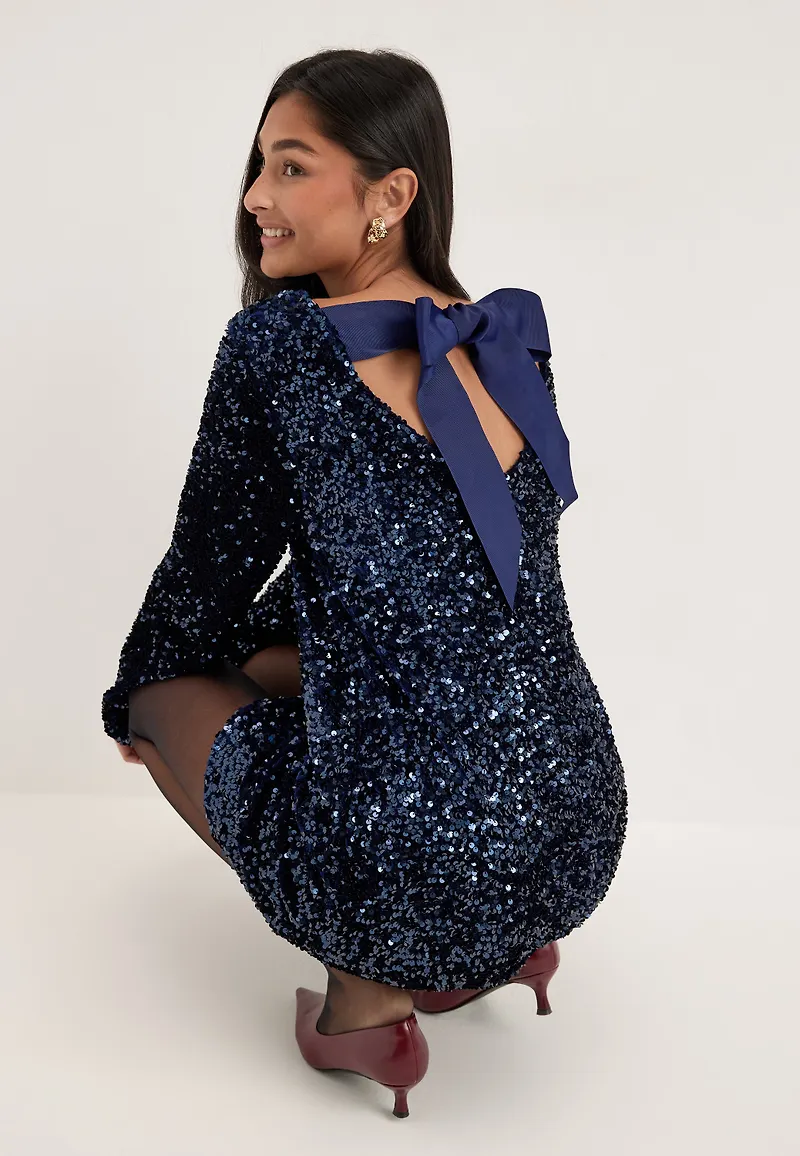 Pckammy Ls Deep Back Bow Dress