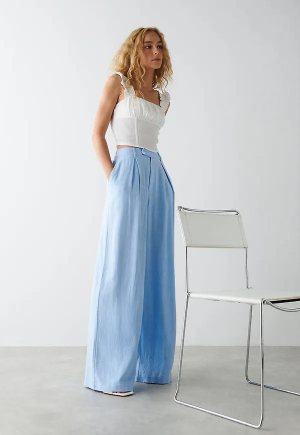 Pella top