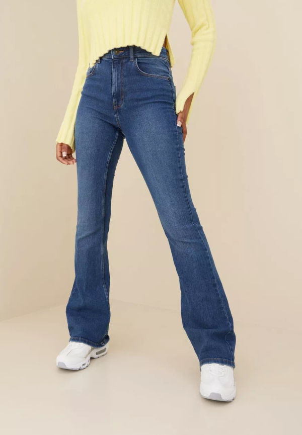 Pieces - Flare jeans - Medium Blue Denim - Pcpeggy Flared Hw Jeans Mb Noos Bc - Jeans