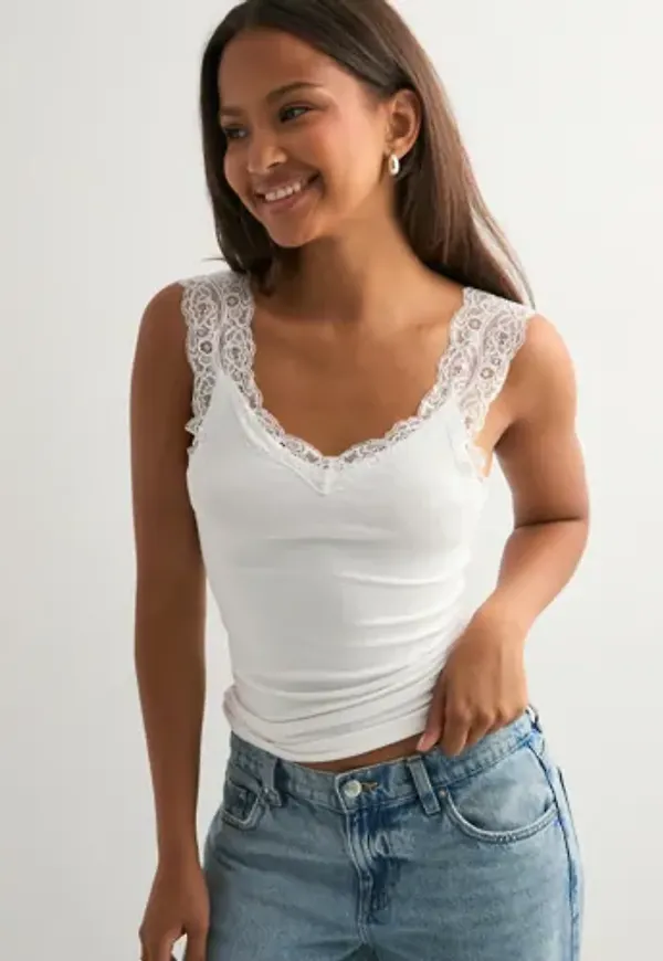 Pieces - Vit - Pcbarbera Lace Top Noos Bc