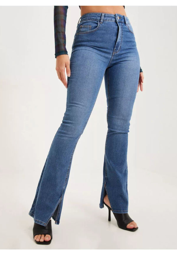 Pieces Pcpeggy Hw Flared Slit Jeans Bc Flare jeans Medium Blue Denim