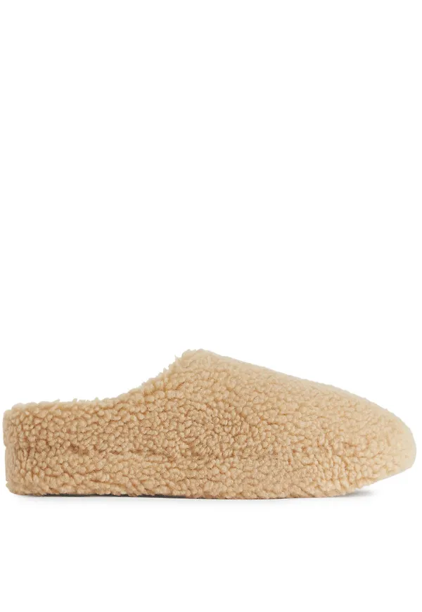Pile Slippers - Beige