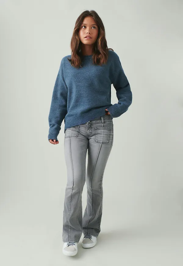 Pleated flare jeans