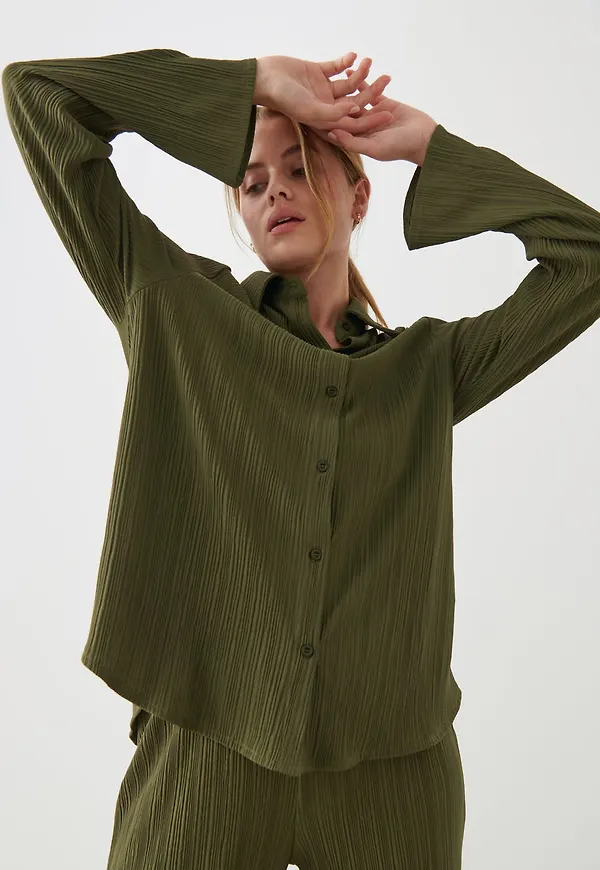 Pleated shirt