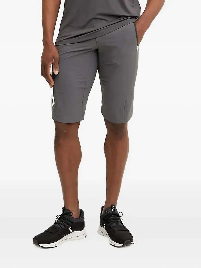 POC shorts med logotypplakett - Grå