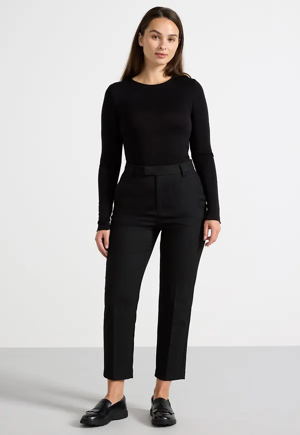 POLLY croppade slacks med kortare ben
