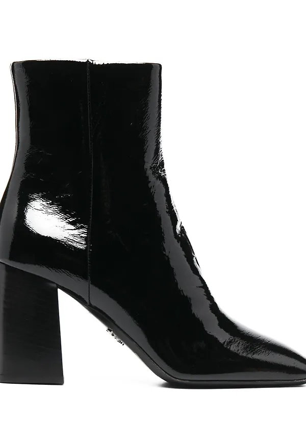 Prada höga glansiga stövletter - Svart