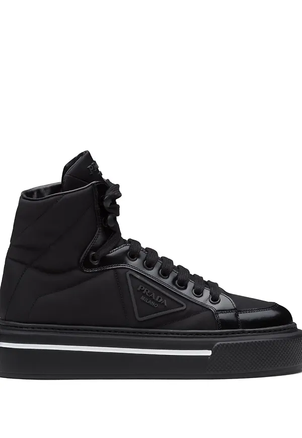 Prada höga sneakers med panel - Svart