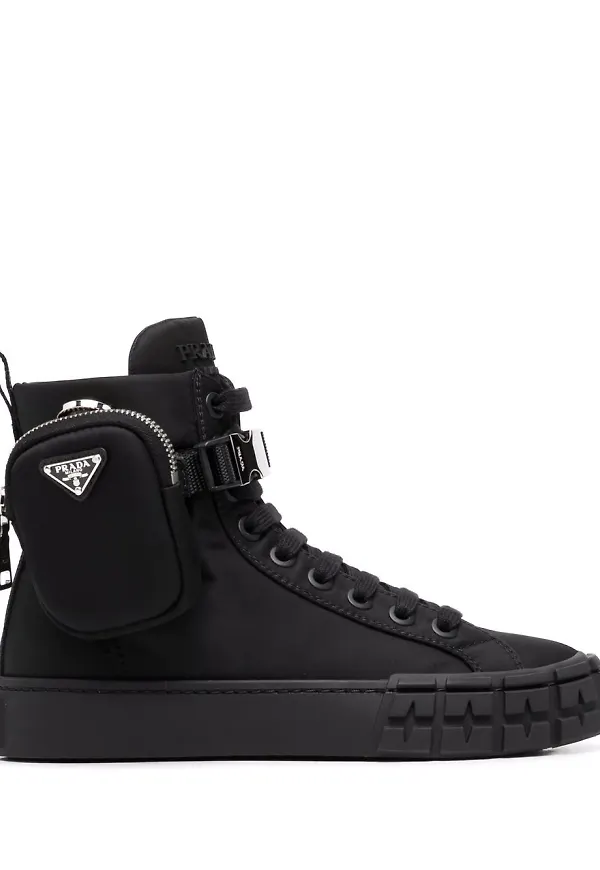 Prada höga sneakers med pouchdetalj - Svart