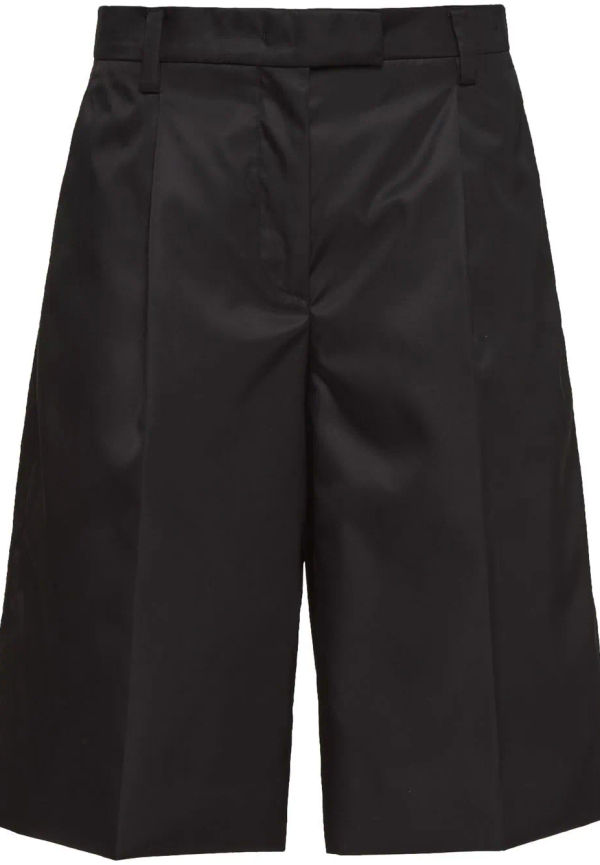 Prada knäshorts i nylon - Svart