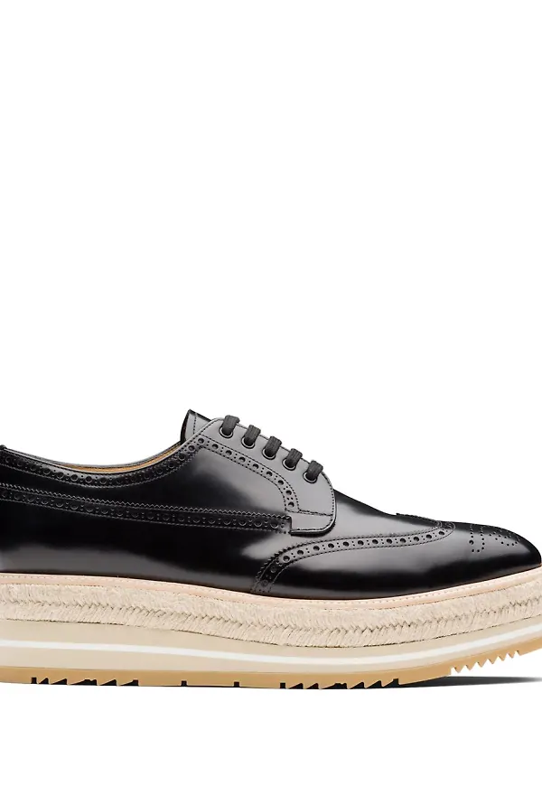Prada lackade platåbrogues - Svart