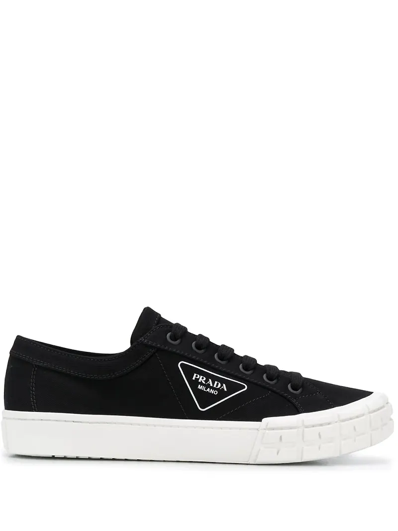 Prada låga sneakers i kanvas - Svart