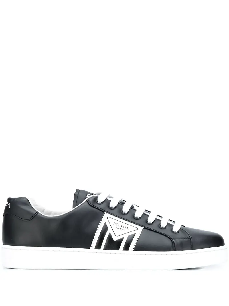 Prada låga sneakers med logotypmärke - Svart