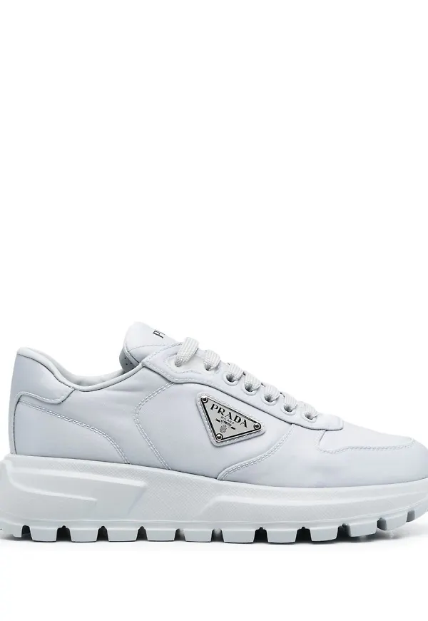 Prada låga sneakers med logotypplakett - Blå