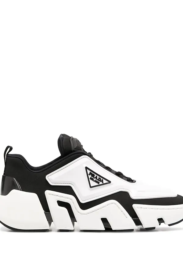 Prada monokroma sneakers med fyrkantig tå - Vit