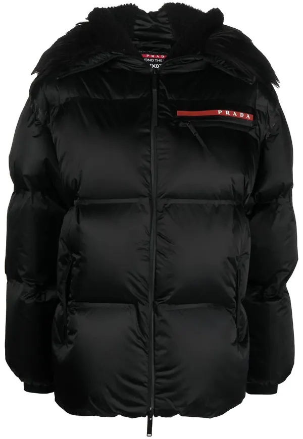 Prada puffjacka med logotypplakett - Svart