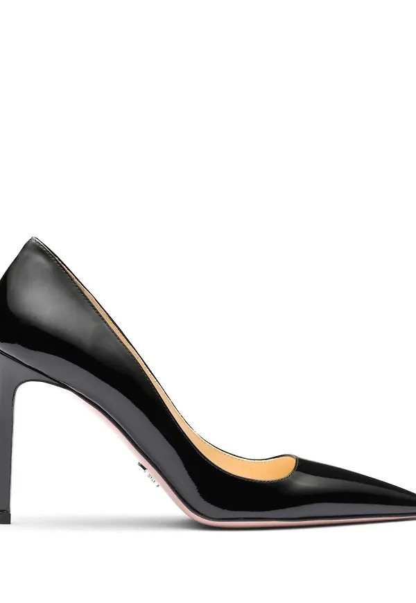 Prada pumps i lackat läder - Svart