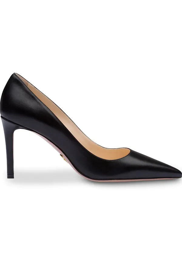 Prada pumps med spetsig tå - Svart