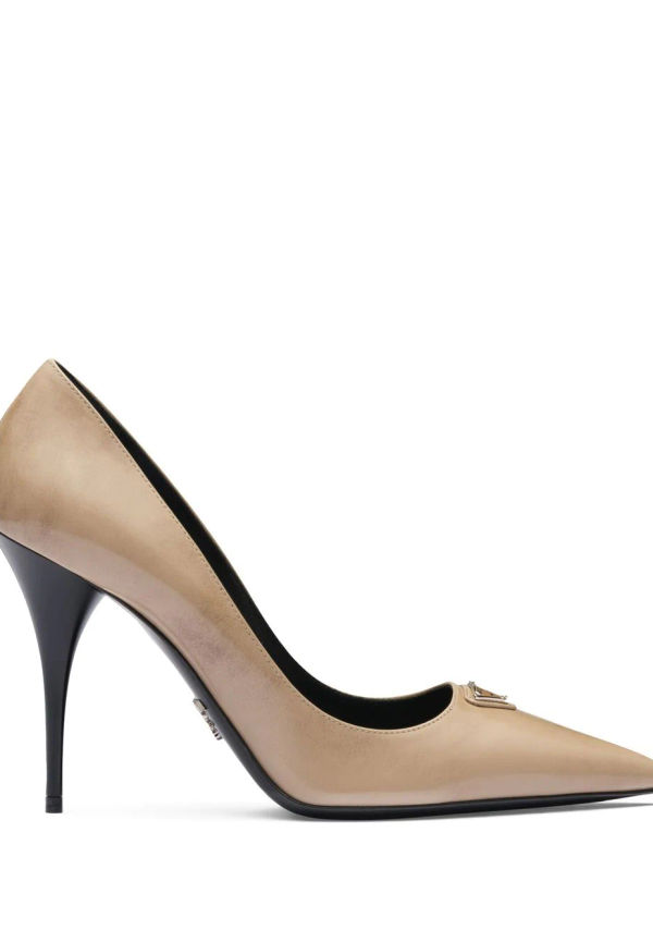 Prada pumps med stilettklack - Neutral