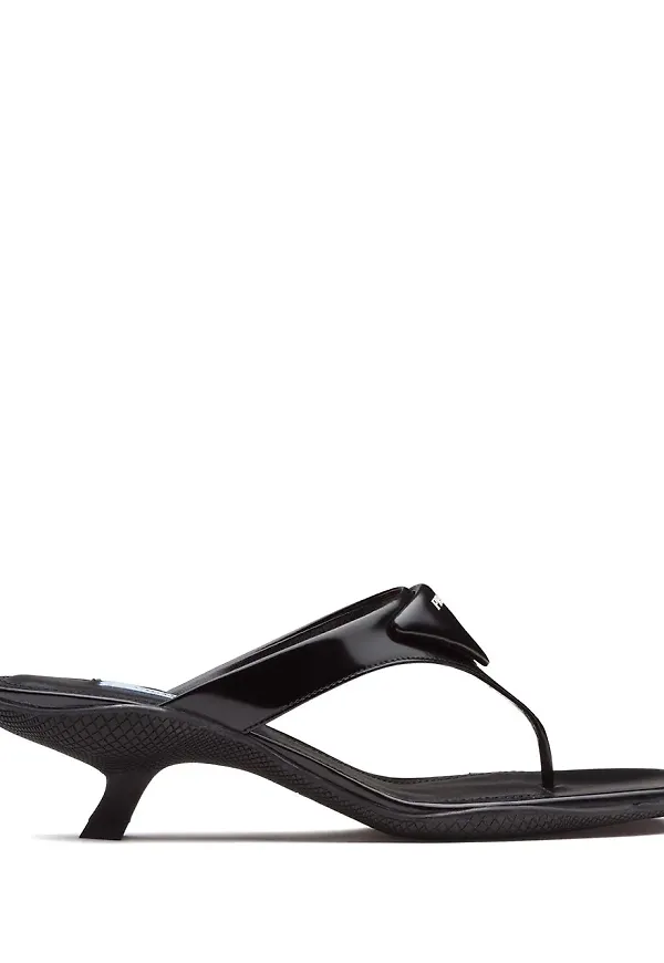 Prada sandaler med logotypplakett - Svart