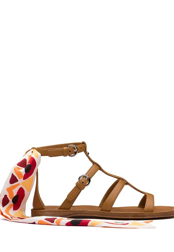 Prada sandaler med sjaldetalj - Brun