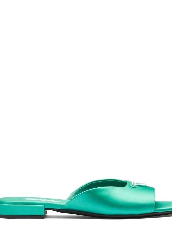 Prada satin slip-ons med logotypplakett - Grön