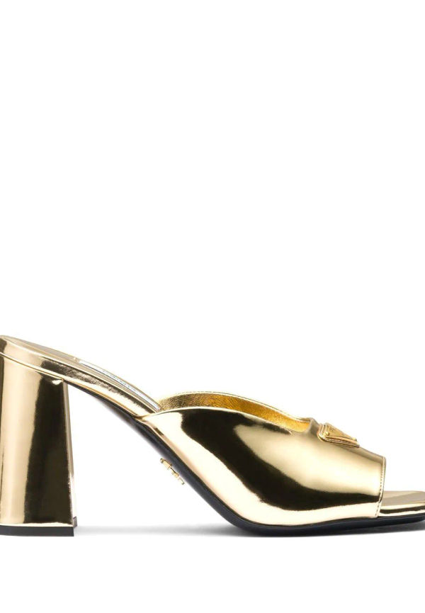 Prada slip-ons med öppen tå - Guldfärgad