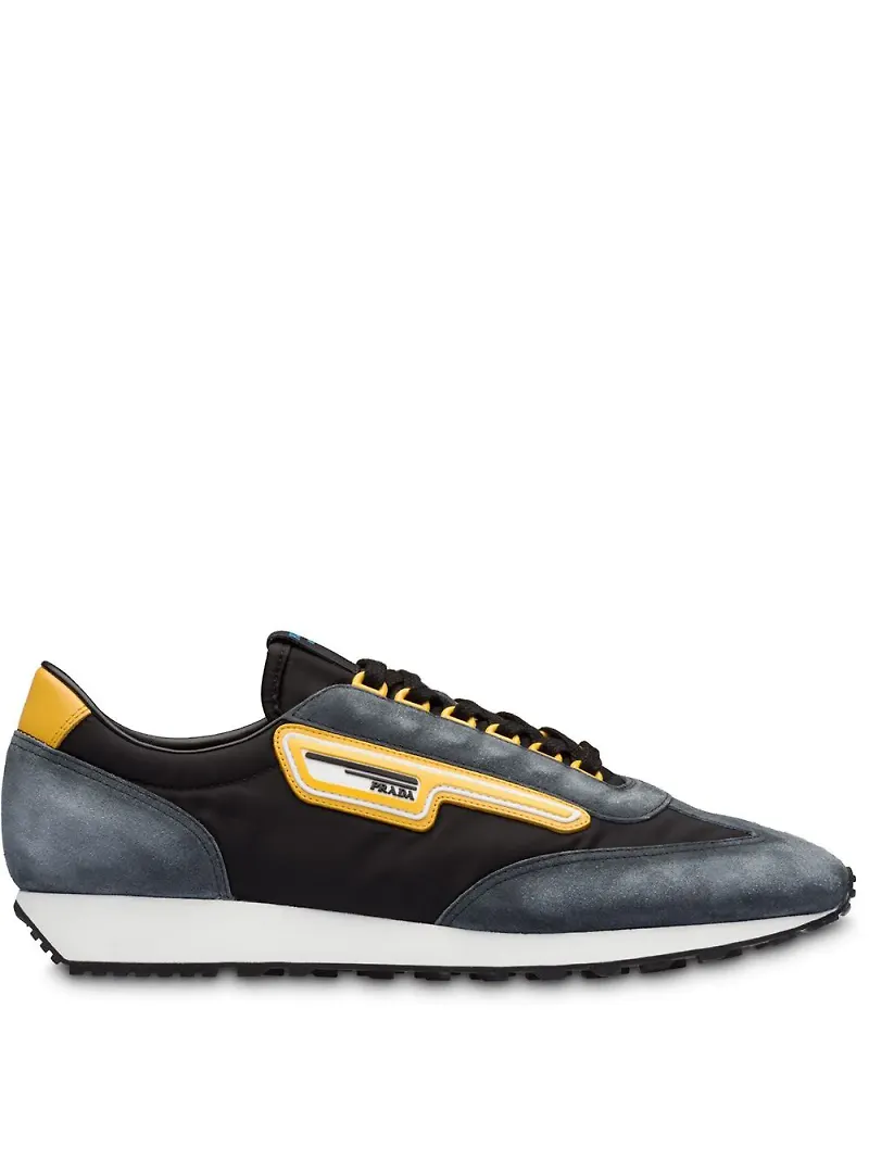 Prada sneakers i mocka och nylon - Svart