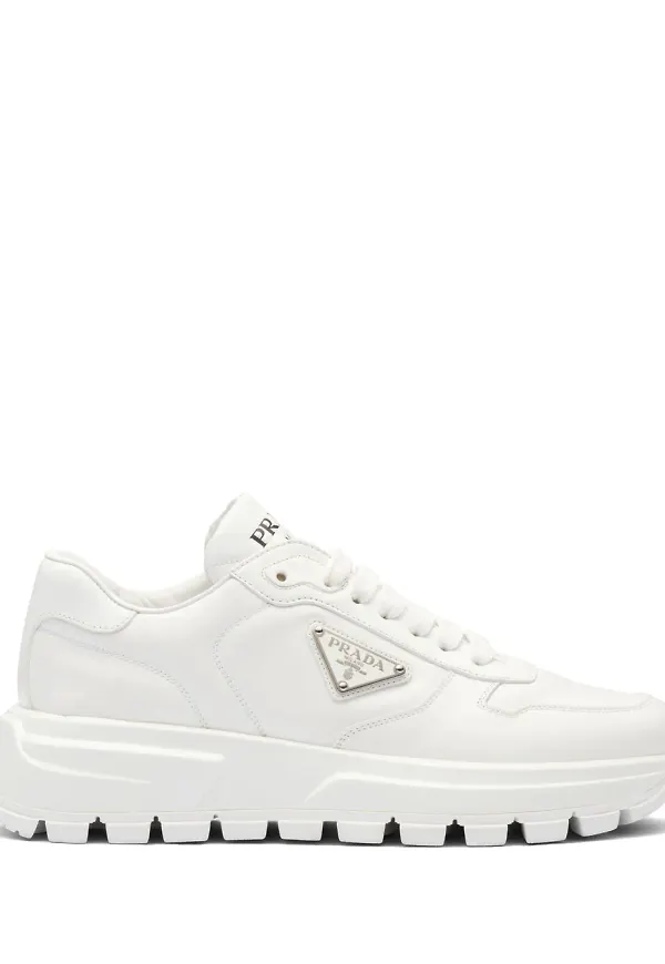 Prada sneakers med triangelformad logotyp - Vit