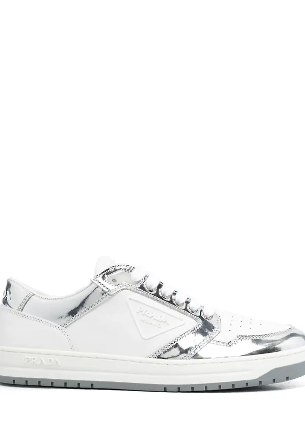 Prada triangle logo lace-up sneakers - Vit