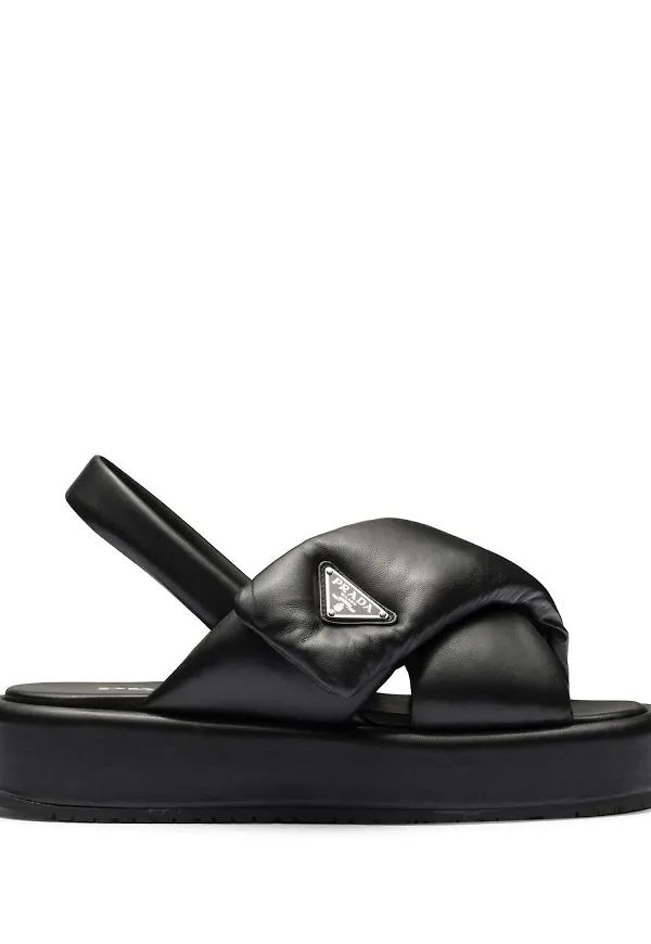 Prada vadderade sandaler i nappaskinn - Svart