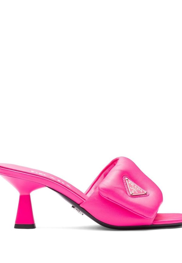 Prada vadderade sandaler med logotypplakett - Rosa