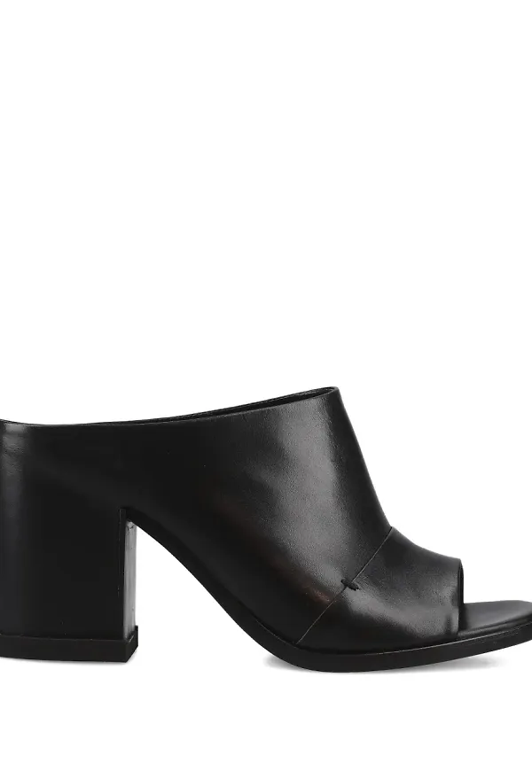 Premiata slip-ons i läder - Svart