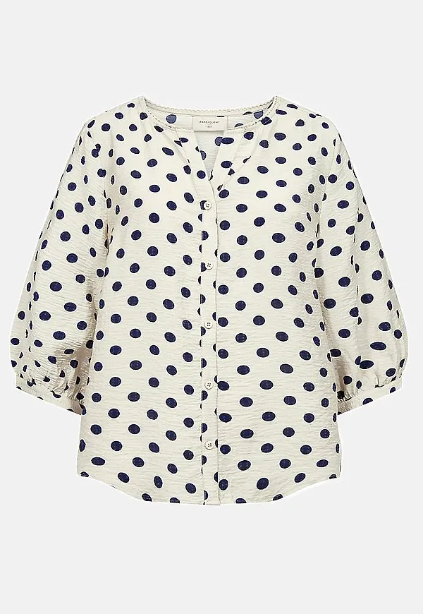 Prickig, vävd blus