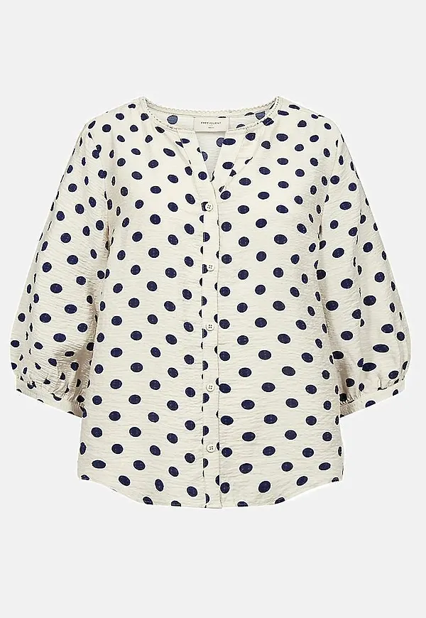 Prickig, vävd blus