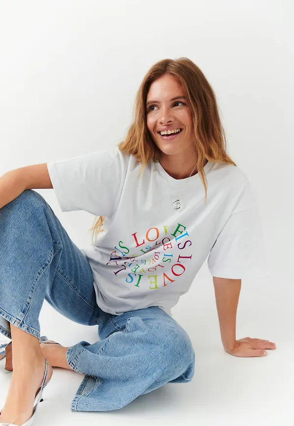 Printed tee