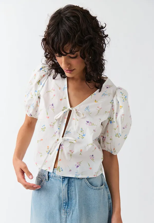 Puff sleeve blouse