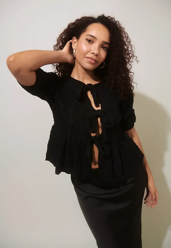 Puff sleeve blouse