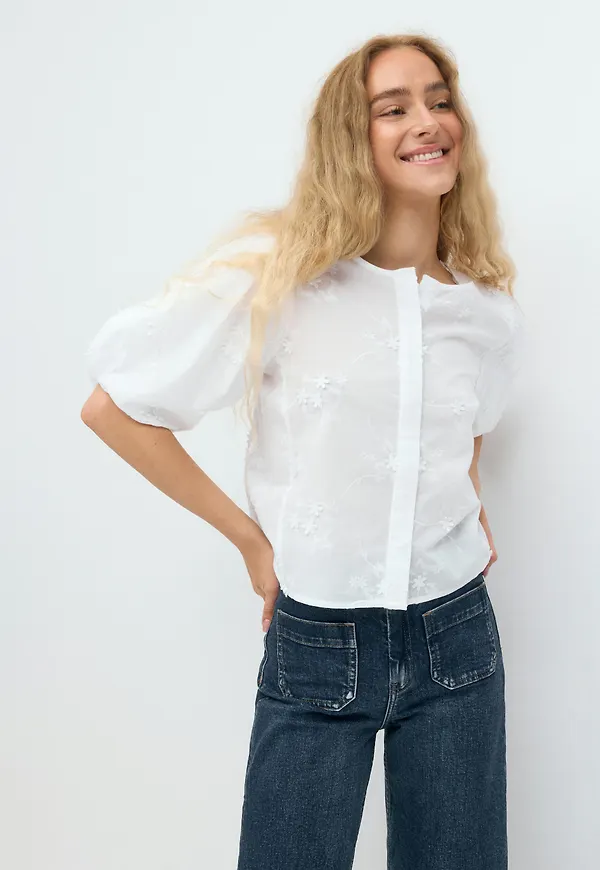 Puff sleeve blouse