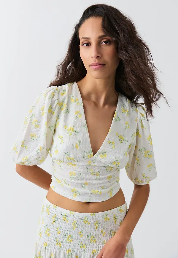 Puff sleeve top