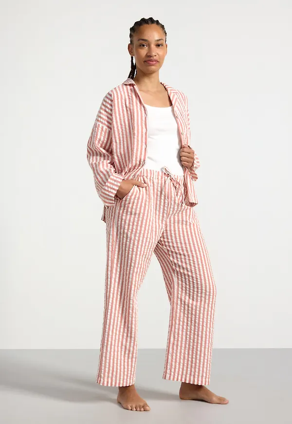 Pyjamasbyxa i bäckebölja