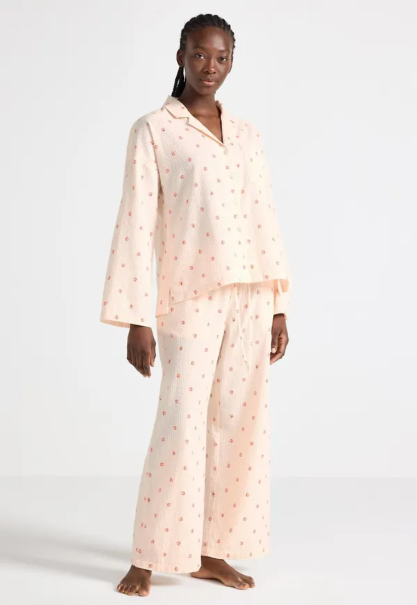 Pyjamasbyxor i bäckebölja