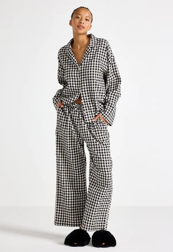 Pyjamasbyxor i bäckebölja